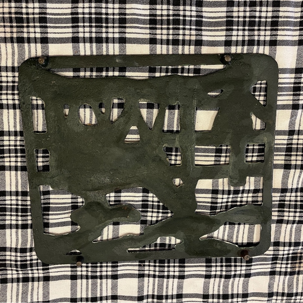 Vintage Large Hand Panted Cast Iron Horse Foal Fenced Pasture Trivet Hot Plate - Picture 6 of 7